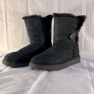 UGG Classic Button Bailey Boots Black